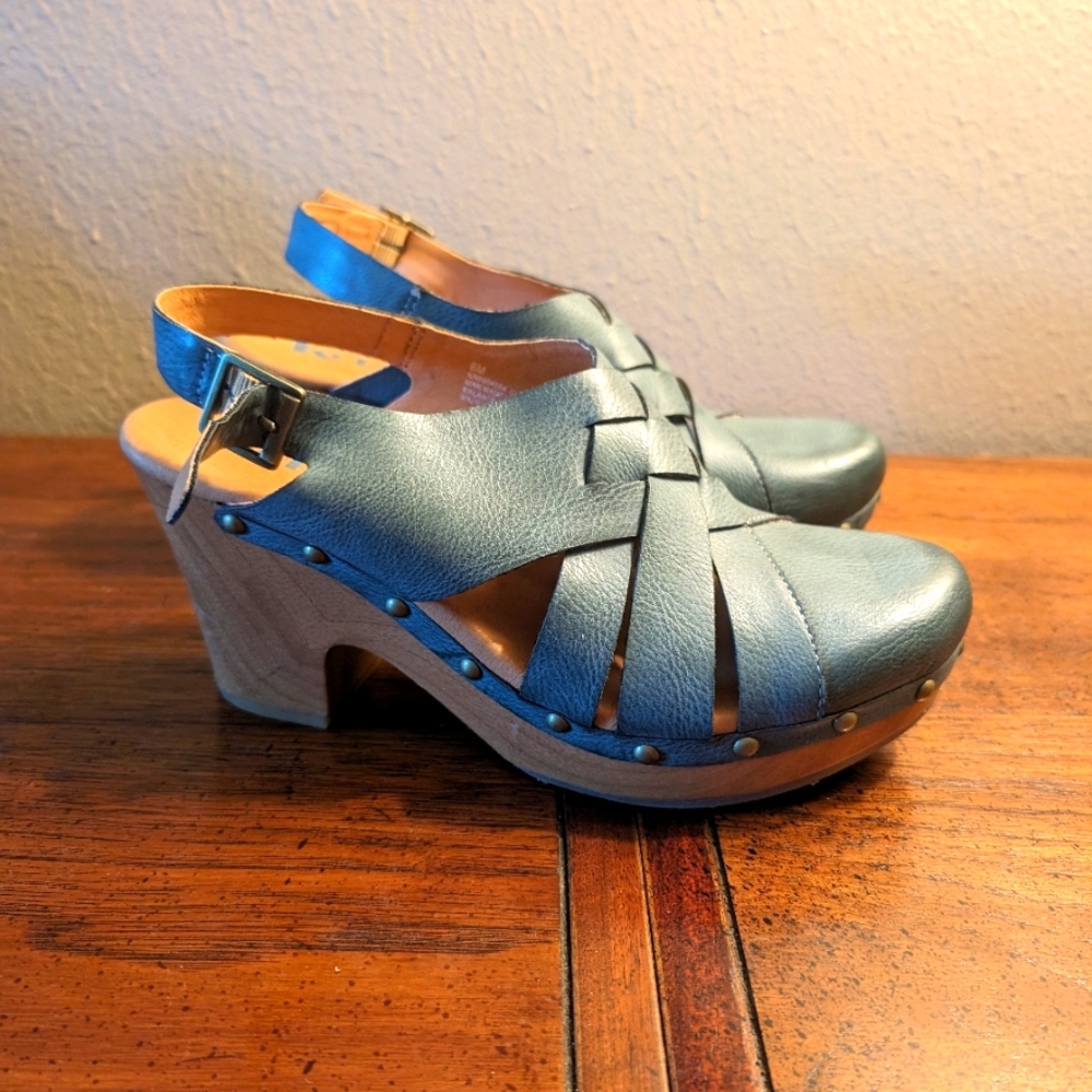 Kork's Mary Jane's in grey blue.
